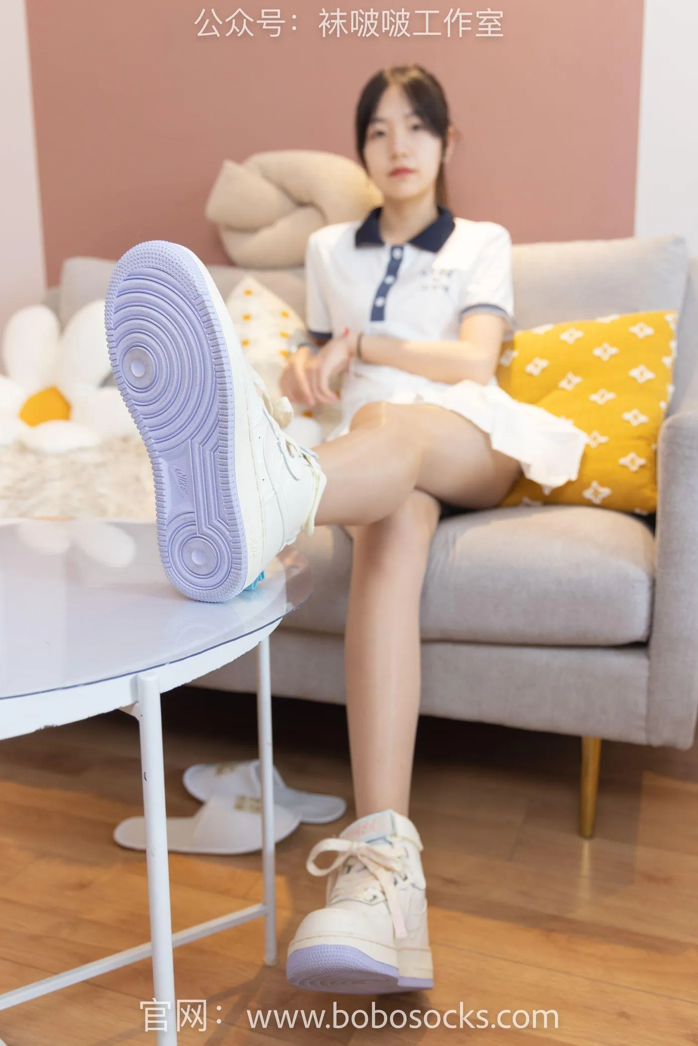 [BoBoSocks袜啵啵]NO.096 小甜豆-板鞋、白棉袜、油亮肉丝 [145P]插图3